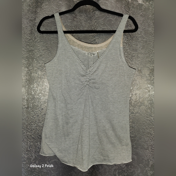 Two tone tank - Picture 2 of 9